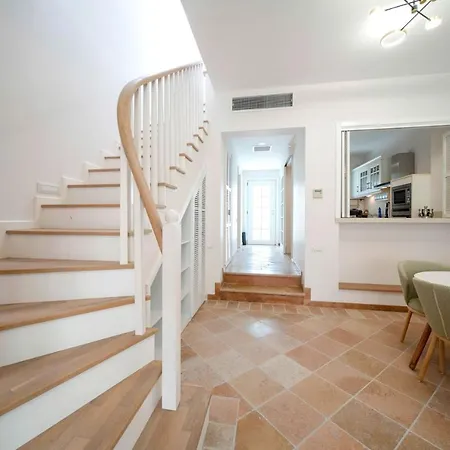 Portville Holiday Villas - Casa Di Mezzo فيلة