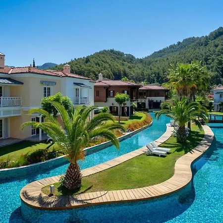 Portville Holiday Villas - Casa Di Mezzo Villa *