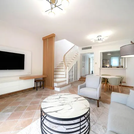 Portville Holiday Villas - Casa Di Mezzo *