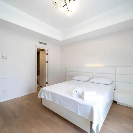 Portville Holiday Villas - Casa Di Mezzo Villa
