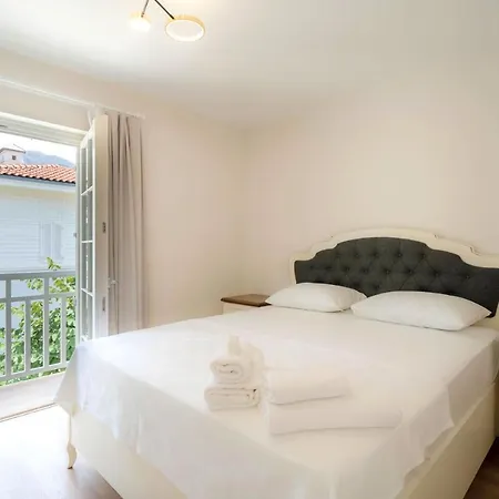 Portville Holiday Villas - Casa Di Mezzo