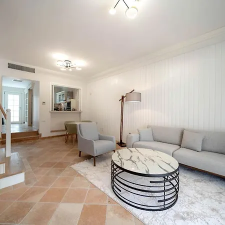 Portville Holiday Villas - Casa Di Mezzo Villa *